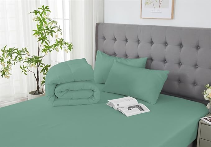 3 Piece Solid Color All Season Bedding Comforter Set Microfiber Soft Lightweight Bedding Set for Kids Teens Adults Room Decor with 1 Comforter and 2 Pillowcases Queen