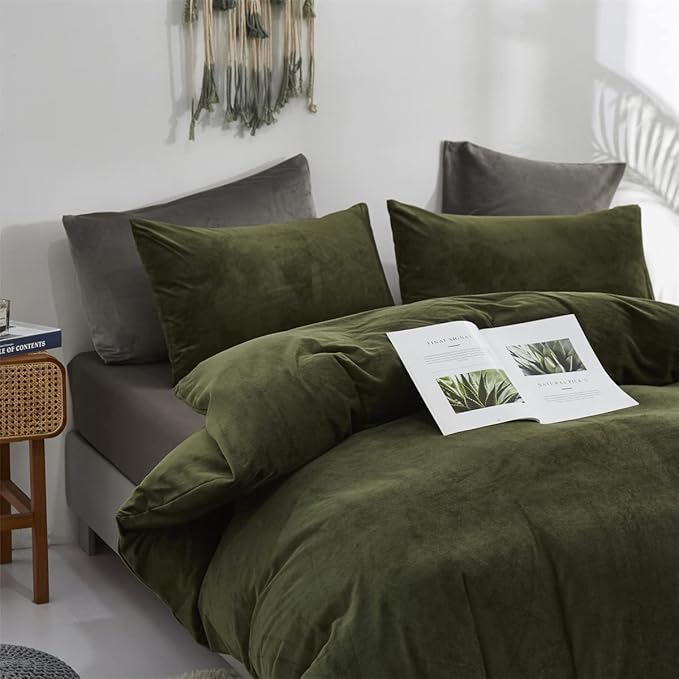 Wellboo Olive Green Velvet Comforter Sets Twin Size Fluffy Army Green Bedding Comforters Soft Women Men Solid Dark Green Flannel Quilt Modern Blackish Green Sherpa Bed Puffy Military Green Blankets