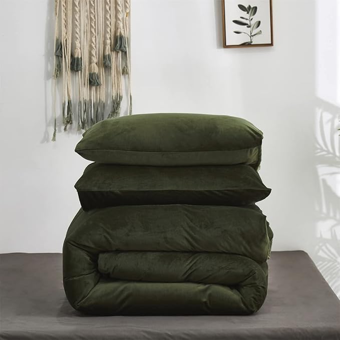 Wellboo Olive Green Velvet Comforter Sets Twin Size Fluffy Army Green Bedding Comforters Soft Women Men Solid Dark Green Flannel Quilt Modern Blackish Green Sherpa Bed Puffy Military Green Blankets