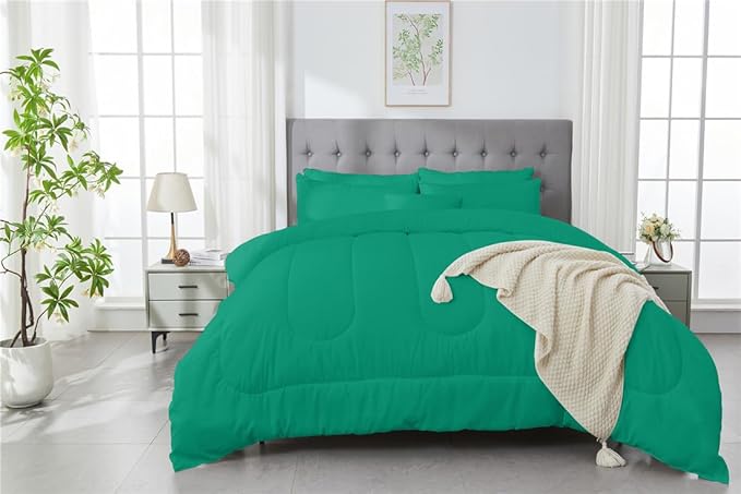 3 Piece Solid Color All Season Bedding Comforter Set Microfiber Soft Lightweight Bedding Set for Kids Teens Adults Room Decor with 1 Comforter and 2 Pillowcases King