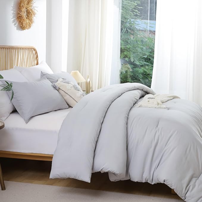 ROSGONIA Oversized King Comforter Light Gray, 3pcs (1 Grey Comforter & 2 Pillowcases), Soft Lightweight Oversized King Size Comforter Sets Bedding