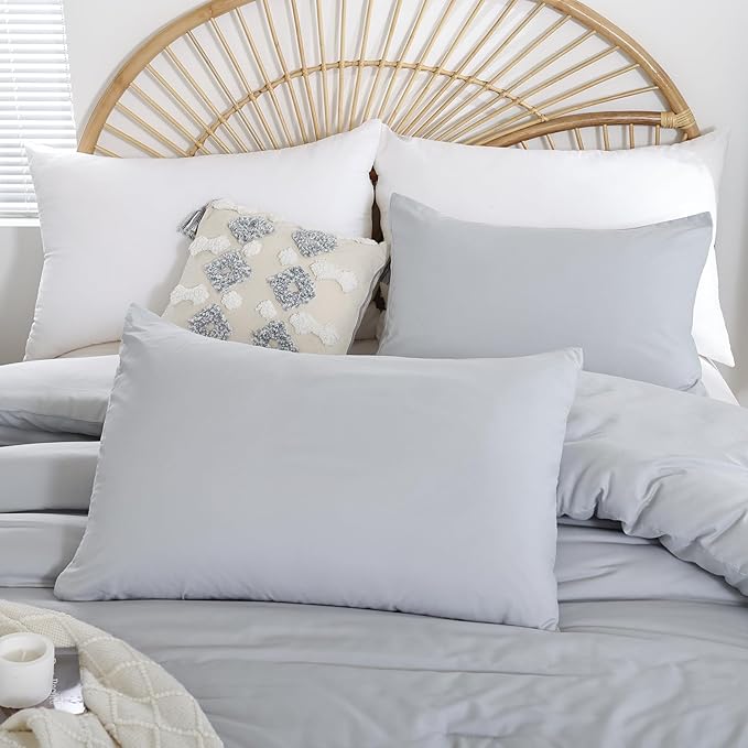 Grey Comforter Queen Size 3PCS Light Grey Comforter with 2 Pillowcases - Ligtweight Soft Solid All Season Queen Comforter Bed Set - Boho Aesthetic Bedding Set for Men and Women