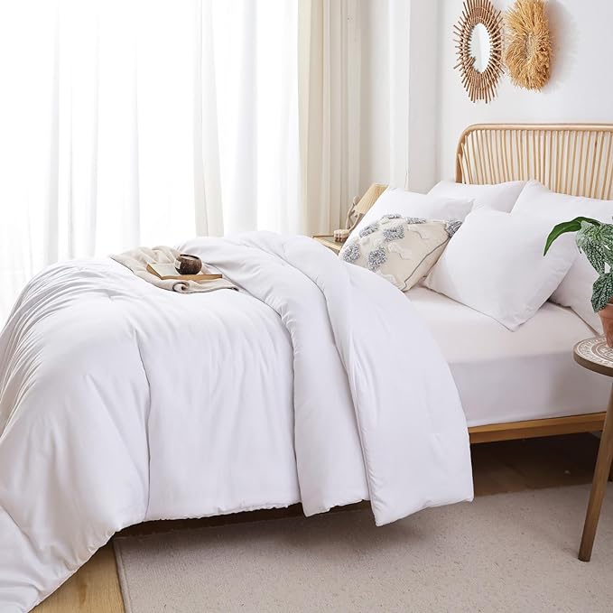 ROSGONIA Twin Comforter Set for College Girls Boys White, 1 Boho Comforter & 1 Pillowcase, Lightweight Kids Comforter All Season Dorm Bedding