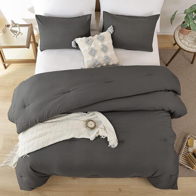ROSGONIA Queen Comforter Set Charcoal Grey, 3pcs (1 Boho Dark Gray Comforter & 2 Pillowcases) All Season Soft Bedding Lightweight Bedspread Blanket Quilt