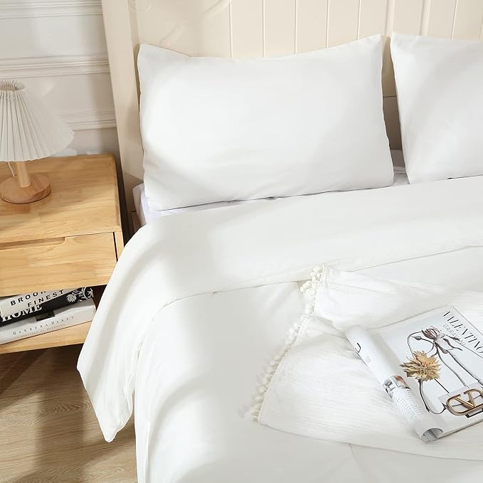 White Comforter Twin Size, Aesthetic Modern Bedding Set for Girls/Women, Cute Soft & Lightweight Chic Microfiber Bed Sets, 2pc- 1 Comforter & 1 Pillowcase (66x90 Inches)