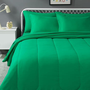 Amazon Basics 7 Piece Microfiber Kid's Bed-in-a-Bag Bedding Set, Full/Queen, Green, Solid