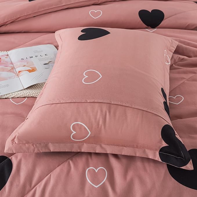 Love Pattern Girls Pink Comforter Set King Size, Cameo Brown Cute Love Heart Sexy Comforter Bedding Set for All Seasons, Soft Microfiber 3 Pieces Comforter Set with Pillowcases