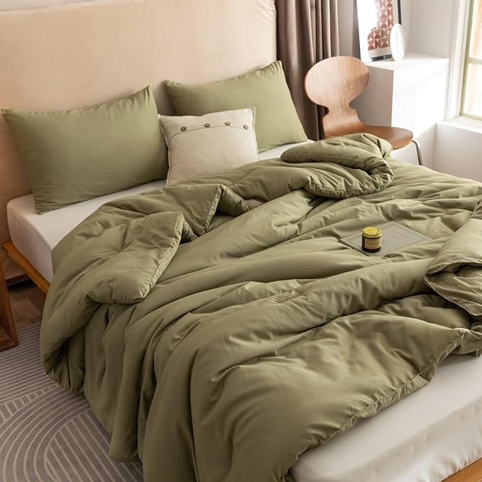 ROSGONIA Oversized King Comforter Olive Green, 3pcs(1 Comforter & 2 Pillowcases) Lightweight Oversized King Size Comforter Sets Bedding Blanket Quilts