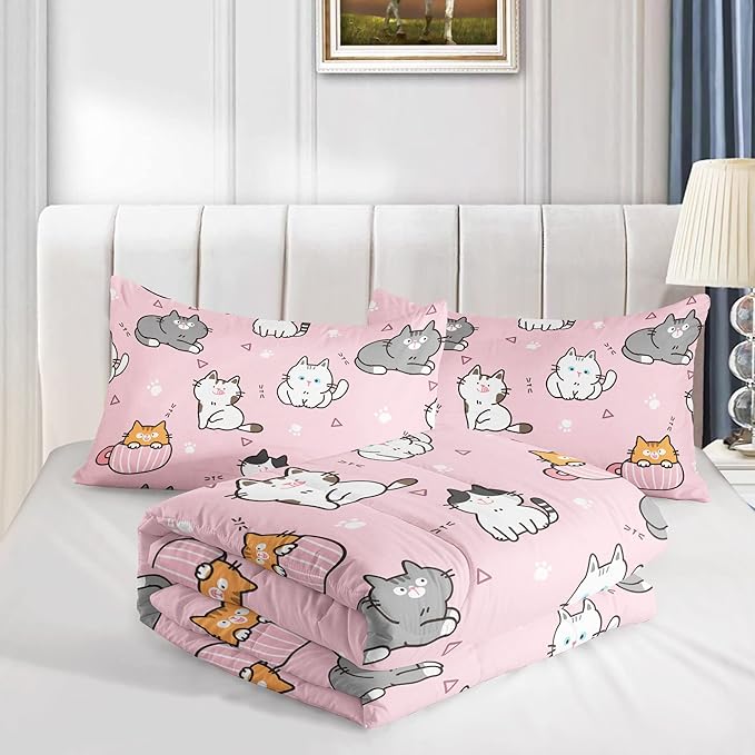 Datura home Pink Kawaii Cat Comforter Bedding Set for Girls Lovely Kitten Pink Print Cute Animal Pattern Bedding Set with 1 Comforter and 2 Pillowcases for Girls Bedroom All Season(Cat Pink Full)