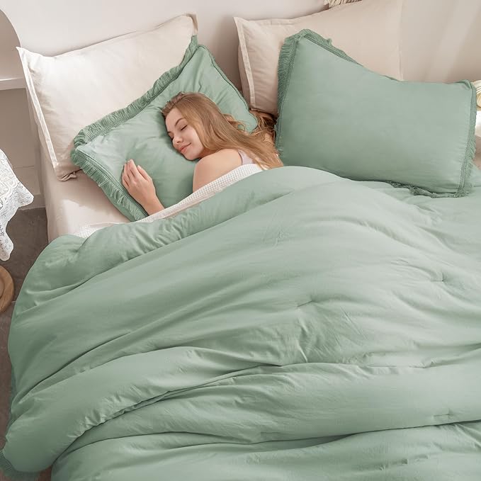 Andency Comforter King Size Bed Set Sage Green, 3 Pieces Boho Lightweight Winter Bedding Comforters & Sets, All Season Soft Tassel Bed Set (104x90In Comforter & 2 Pillowcases)
