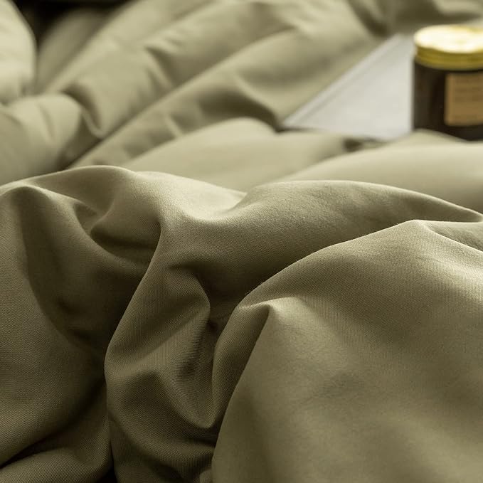 ROSGONIA Oversized King Comforter Olive Green, 3pcs(1 Comforter & 2 Pillowcases) Lightweight Oversized King Size Comforter Sets Bedding Blanket Quilts