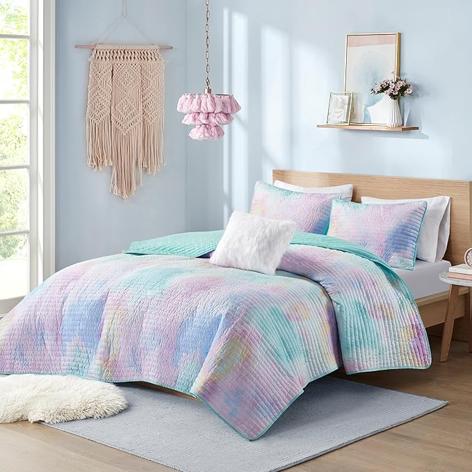 Intelligent Design Twin Quilt Set Boho Quilt Set, Watercolor Tie-Dye Coverlet Set, Casual & Trendy Quilted Lightweight Bedspread, All Season Bed Set, Sham, Cassiopeia, Twin/Twin XL, Pink/Blue 3 Piece