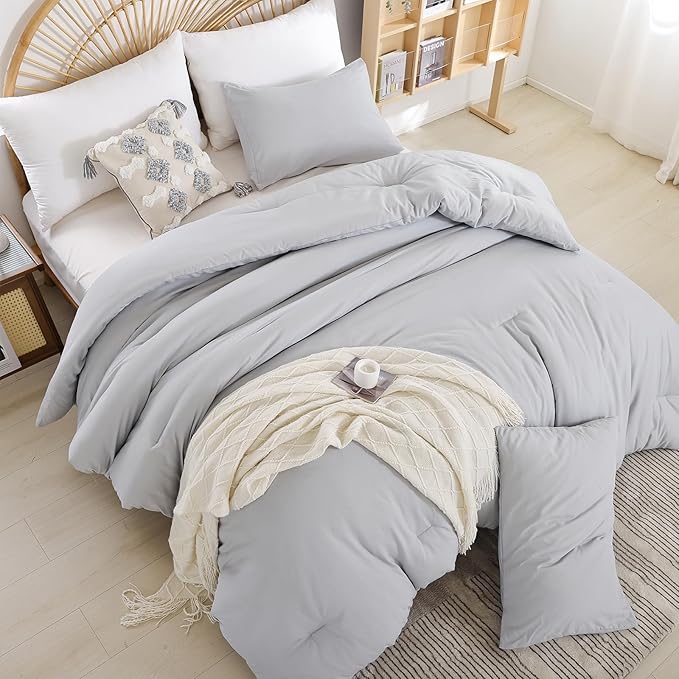 Grey Comforter Queen Size 3PCS Light Grey Comforter with 2 Pillowcases - Ligtweight Soft Solid All Season Queen Comforter Bed Set - Boho Aesthetic Bedding Set for Men and Women