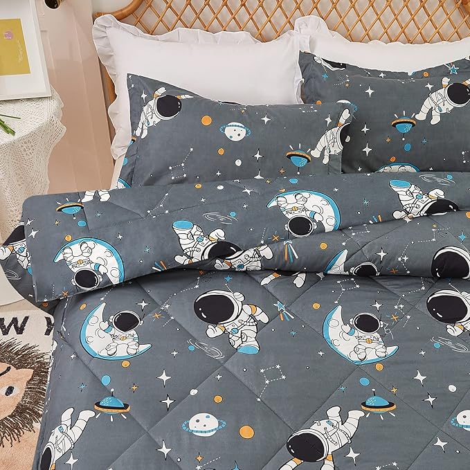 JSD Grey Astronaut Kids Comforter Set for Boys Toddler, 3 Pieces Full Microfiber Comforter with Pillow Sham, Soft Comfortable Machine Washable