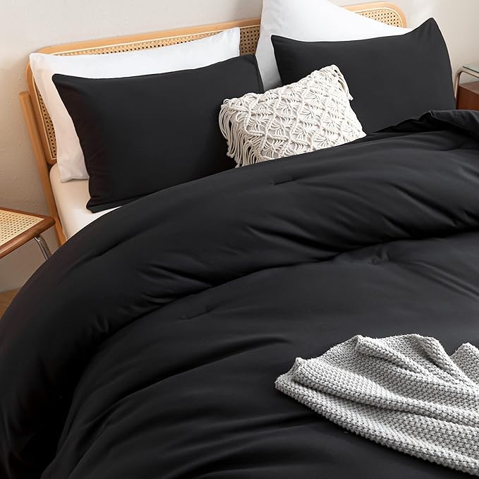 ROSGONIA King Size Comforter Set Black, 3pcs (1 Black Comforter & 2 Pillowcases), All Season Bedding Lightweight Bedspread Blanket Quilt Bed Set