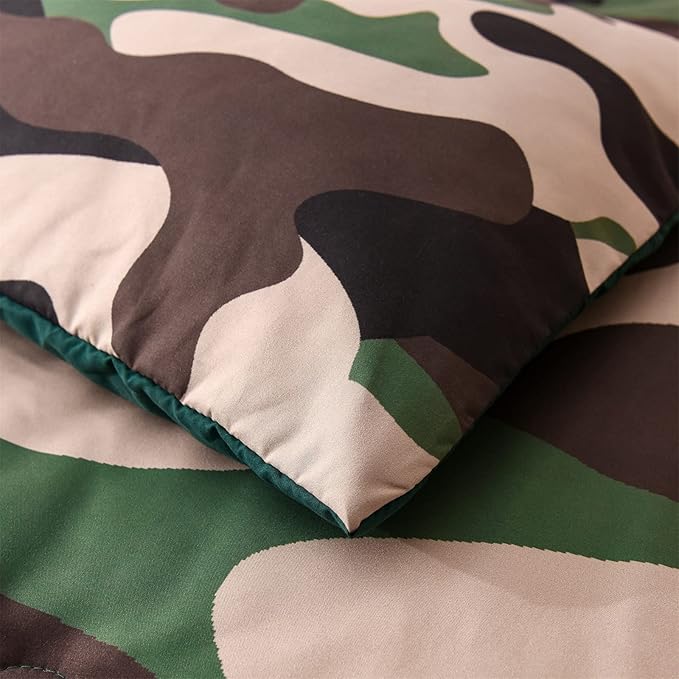 Meeting Story Camouflage Bedding Set, green Colorful Pattern Queen Comforter Set, 3 PCS One Comforter and Two Pillowcases in One Bag, All Season Bedspread for Teens Adults (green, King)