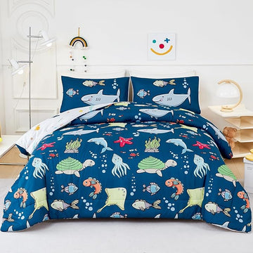WINLIFE 3 PCS Full Comforter Set for Boys, Super-Soft Reversible Teen Bed Sets Comforter, Ocean Theme Printed Comforter, Easy Wash Bedding Quilt (3PCS, Navy Blue, Sharks/Dolphins/Fish)